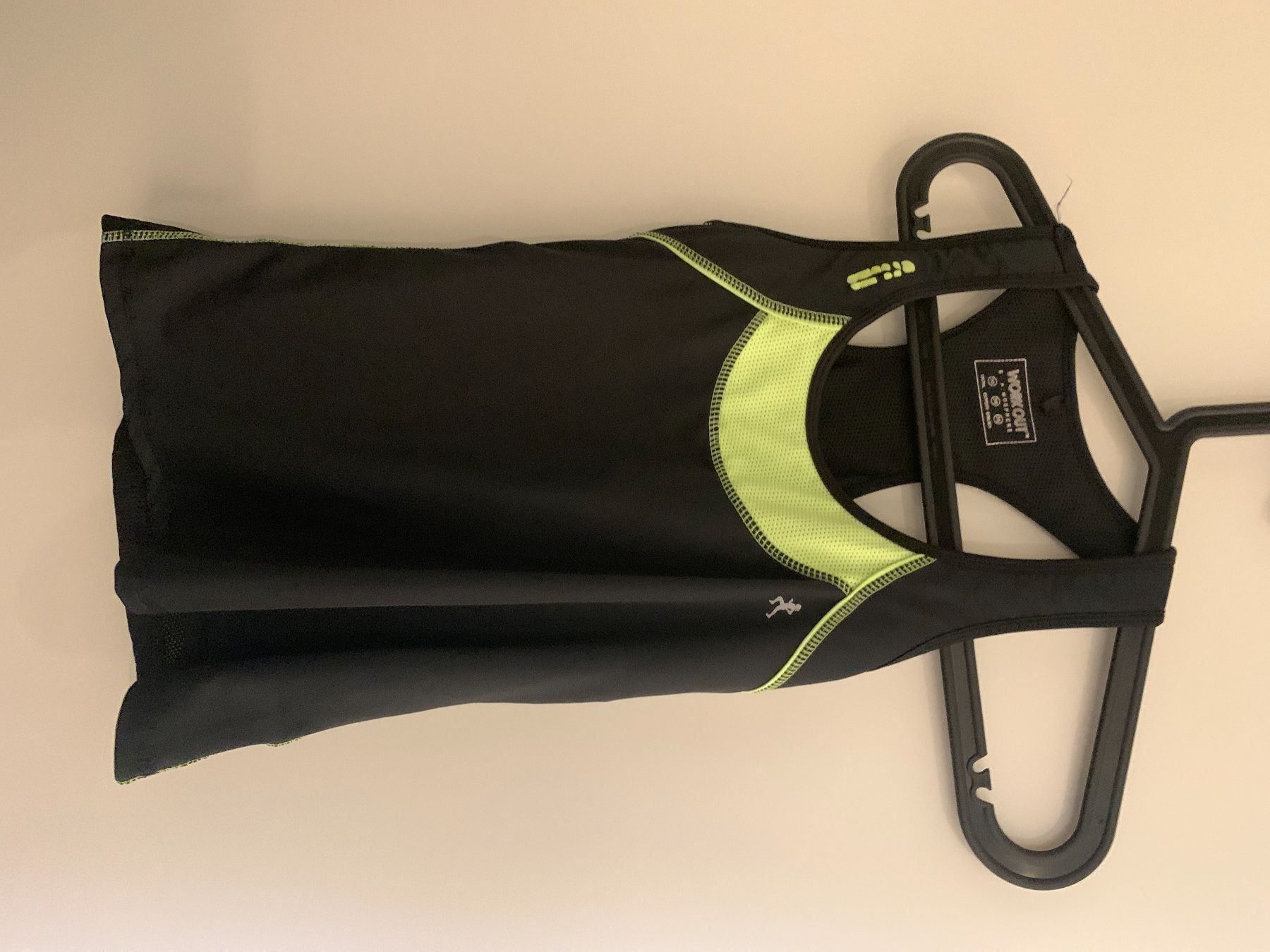 Nike Top: Sport Tops – Nuovo (secondo la descrizione) da Zürich venduto da Alpen209 4