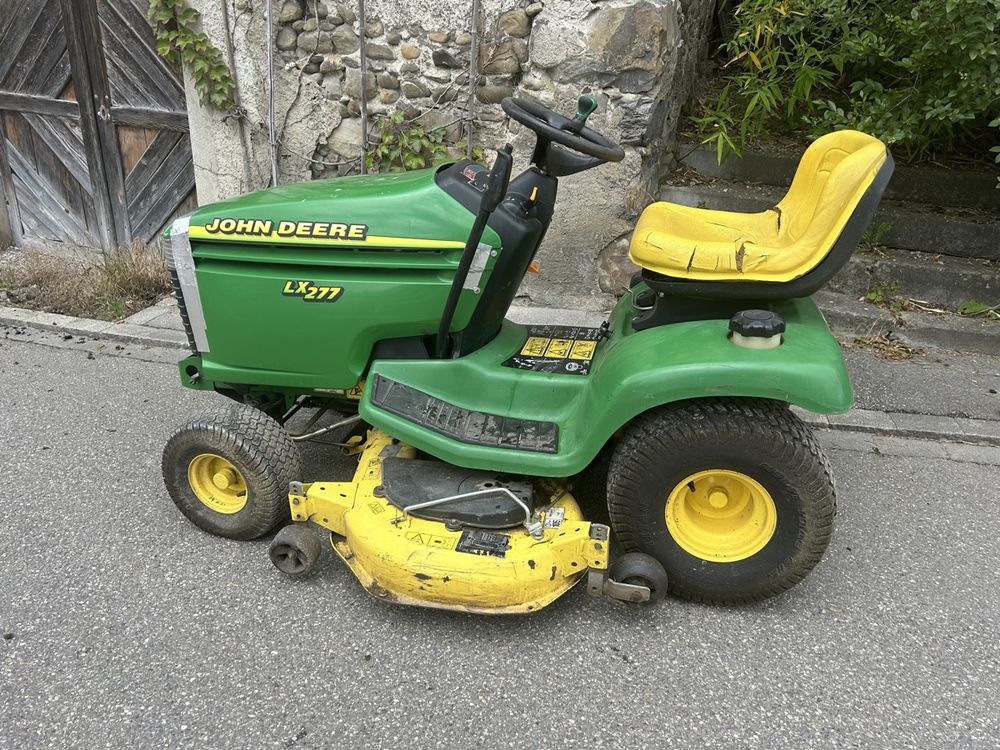 Rasentraktor John Deere LX277 mit 48“ Mähwerk Kaufen auf Ricardo