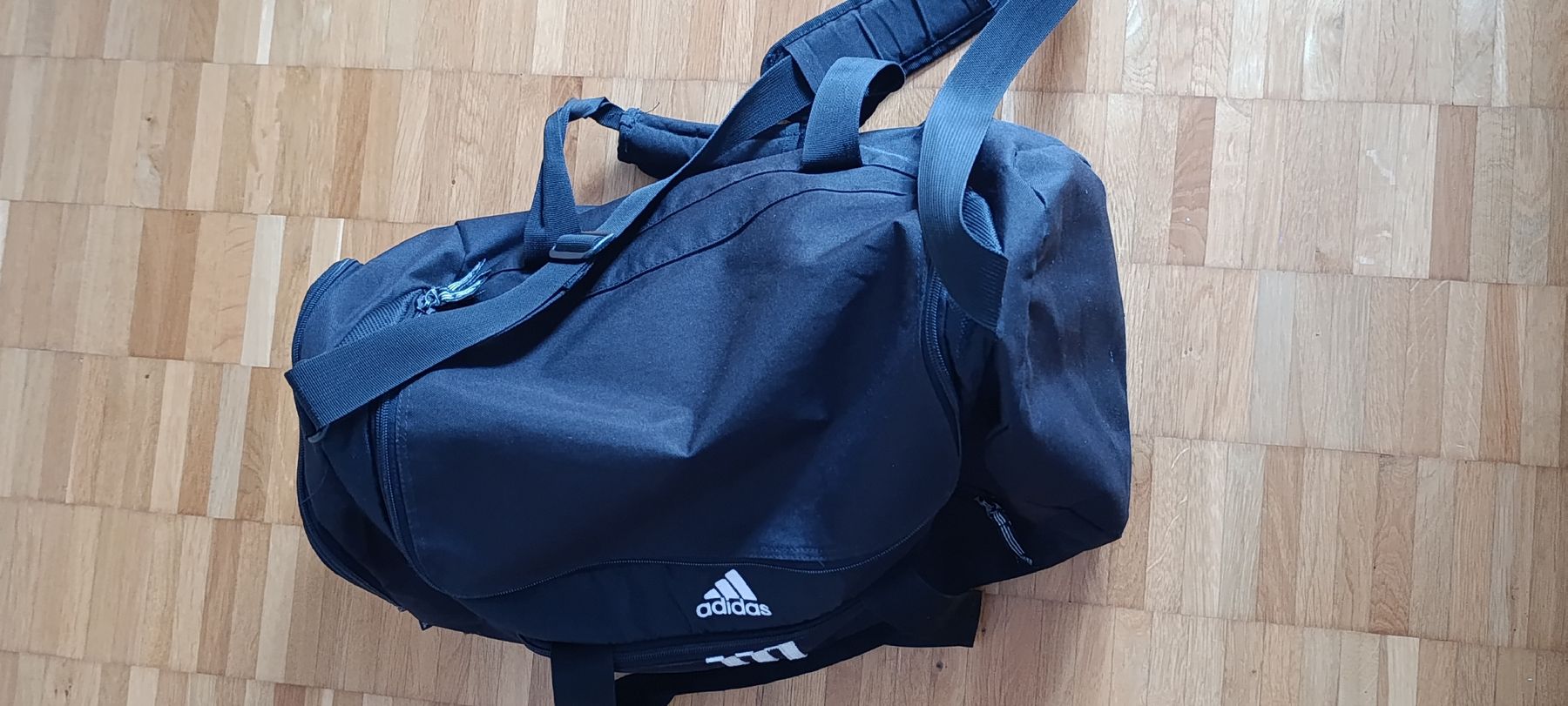 Adidas Borse: Adidas Sporttasche mit Schuhfach – Nuovo (secondo la descrizione) da Mollis venduto da Frauenfeld1