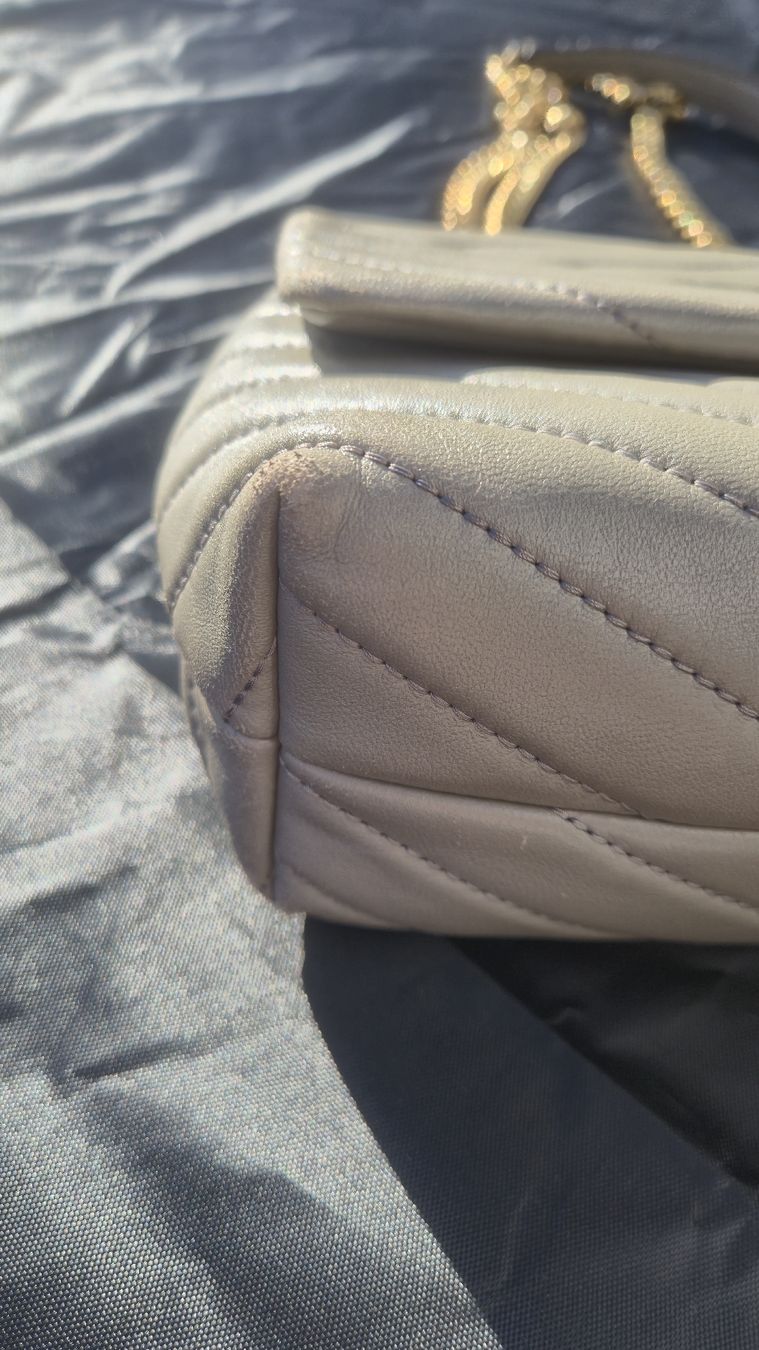 Tory Burch Borse da donna: Tory Burch Small Kira Chevron grey – Usato da Romanshorn venduto da Eleony 2