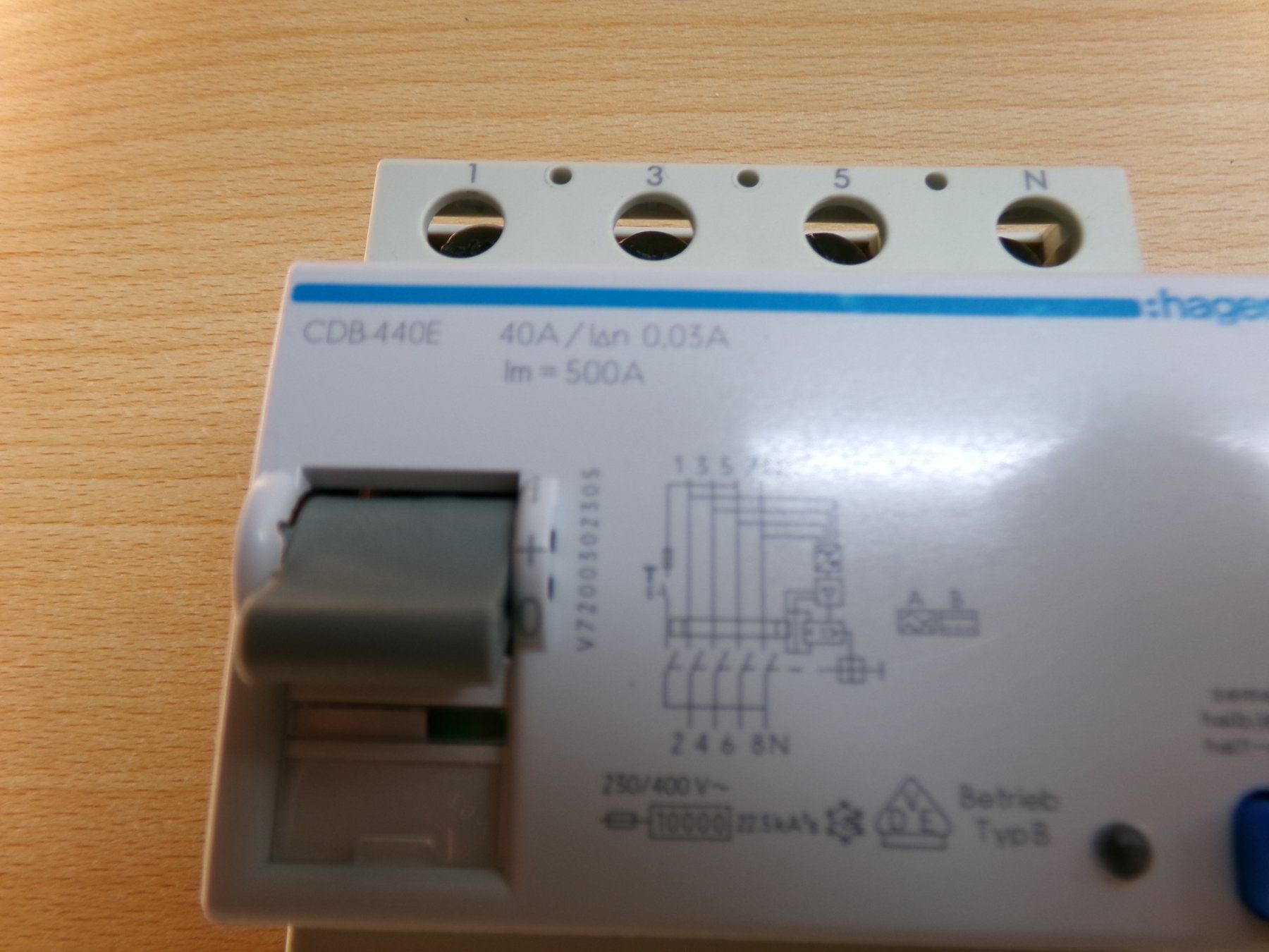 Hager Schalter: FI 4pol. Hager CDB 440E 40A 30mA Typ B – Gebraucht aus Hombrechtikon von HGK50 1