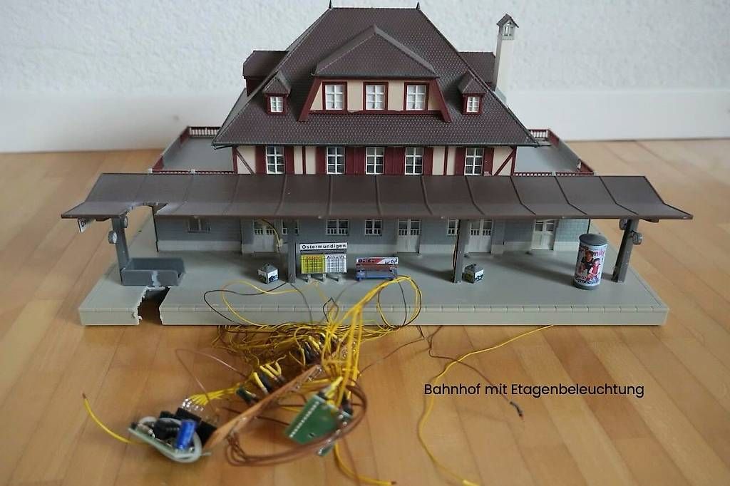 Modellini di ferrovie: Bahnhof und 4 Villen H0 – Usato da Untersiggenthal venduto da gra_b2nk
