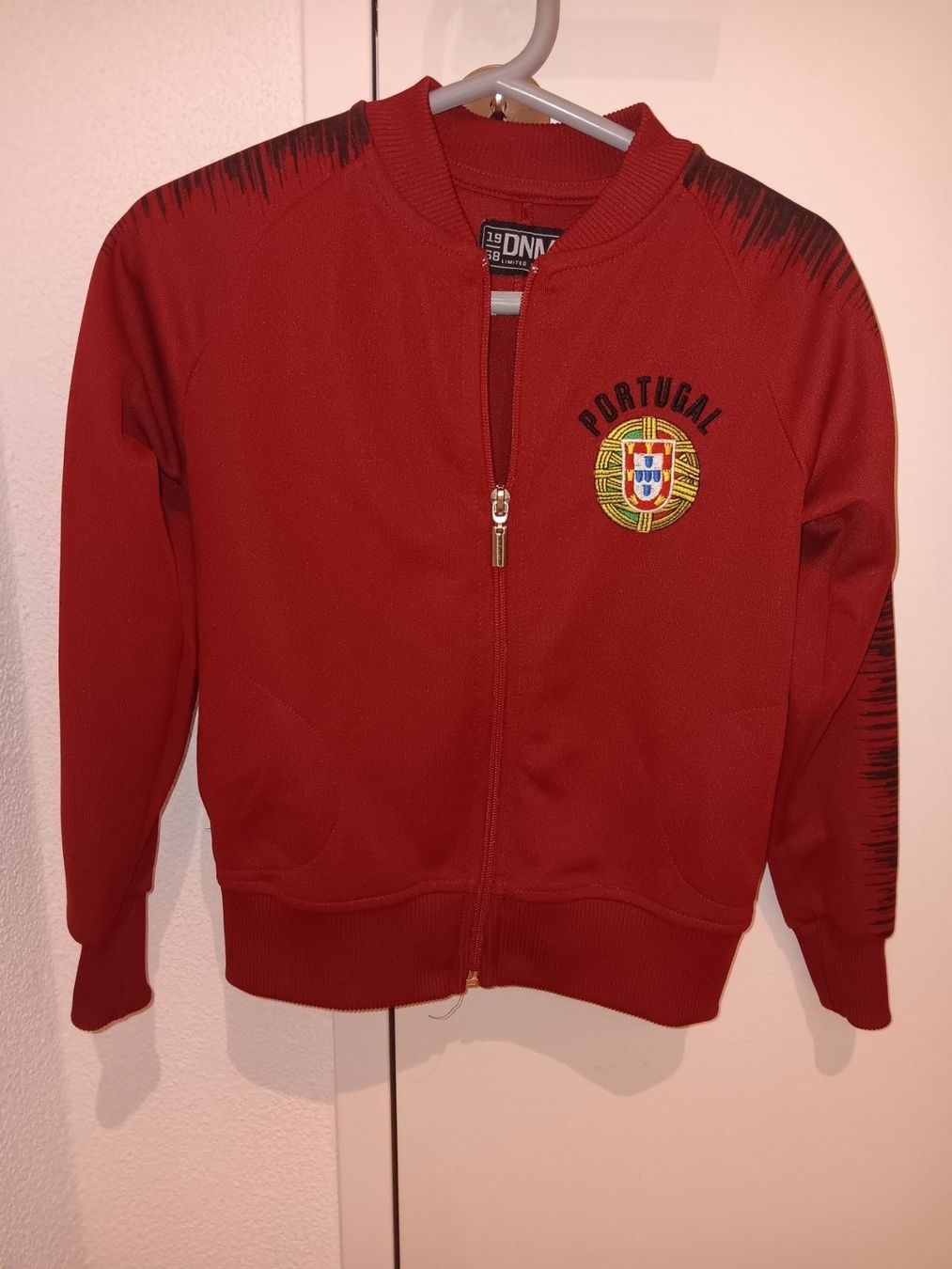 Giacche & Cappotti: Kinder 'Jacke Portugal',Gr.104 – Nuovo (secondo la descrizione) da Oftringen venduto da WufffWuff