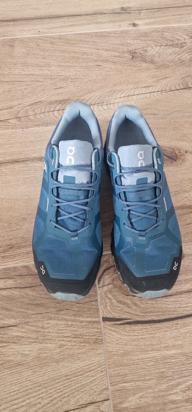 On Herrenschuhe: Neuwertiger ON cloud waterproof Grösse 45 – Gebraucht aus Roggliswil von Bluro90