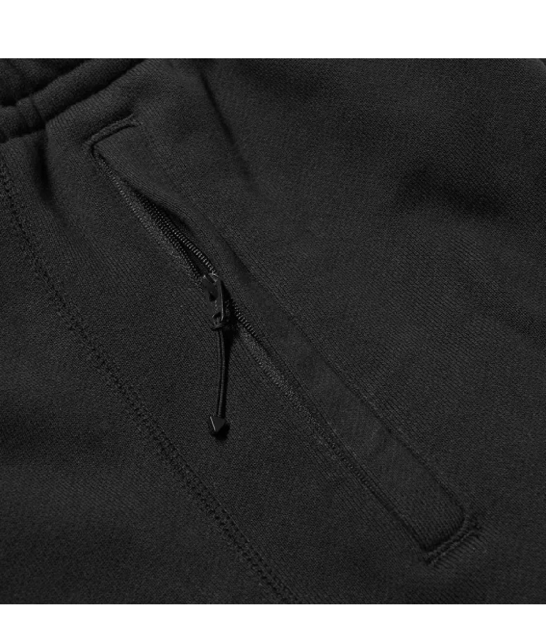 Adidas Pantaloni: Pharrell Williams Basics Short Black – Nuovo e nell'imballaggio originale da Walkringen venduto da buetzu08 1