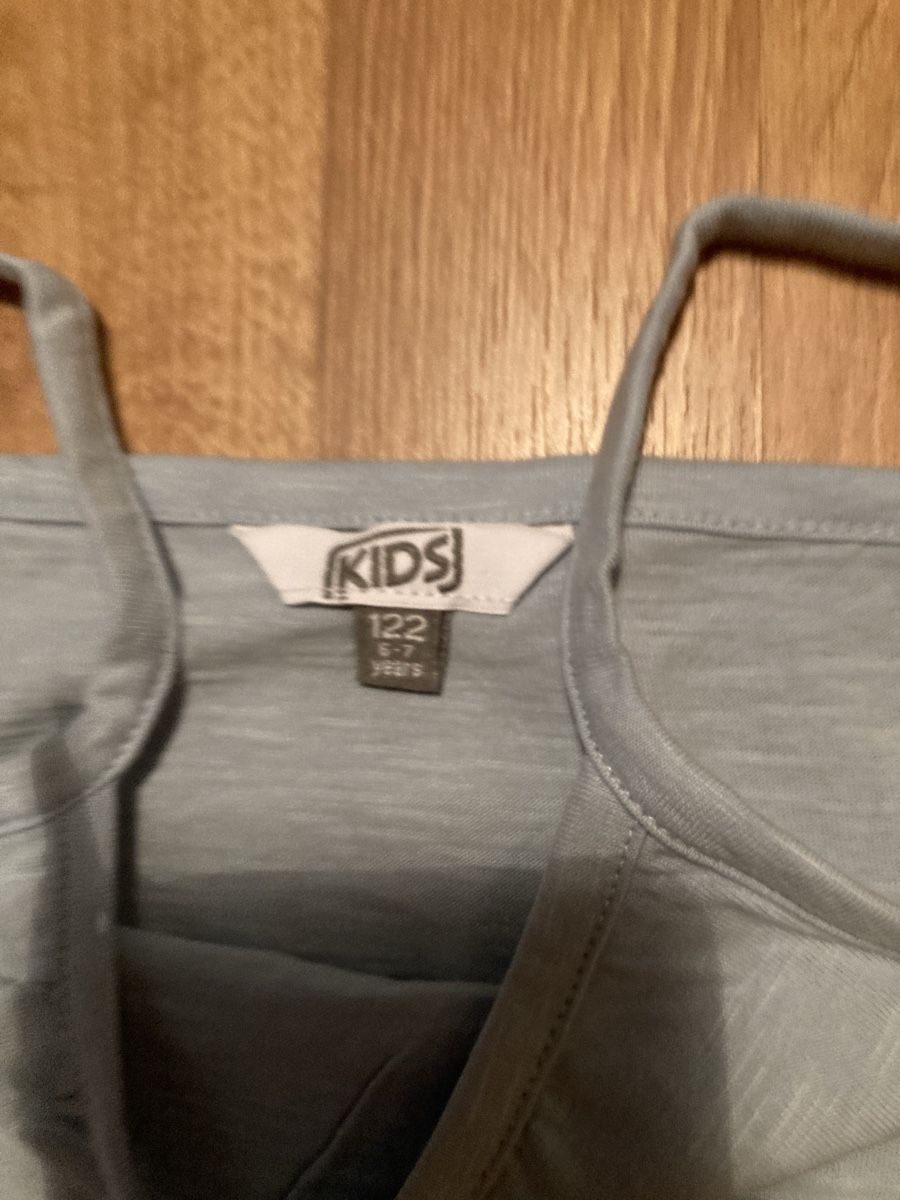 Blouses, T-shirts & Tops: Mädchen Shirts Gr. 122 – D'occasion à Emmenbrücke par JJ_89 3