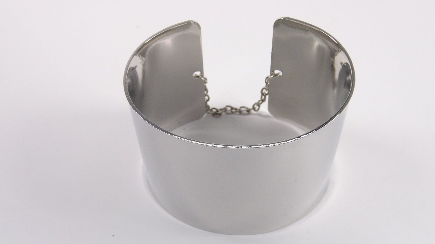Bracciali & Braccialetti: Restposten: 5 breite silberfarbene Armspangen – Usato da Wetzikon ZH venduto da Bambiskus 1