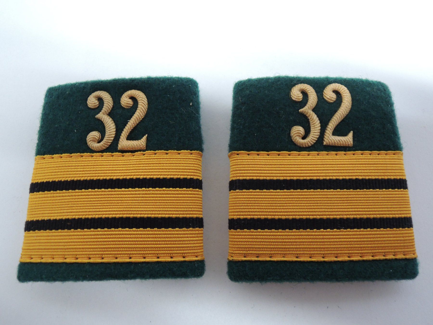 Schweizer Armee Uniformi: Schweizer Armee Batten  Oberst – Usato da Uznach venduto da Othmar52