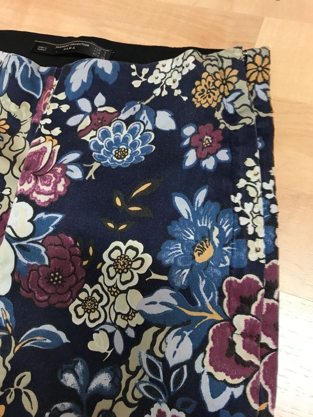 Zara Pantaloni: Hose Zara Gr S – Usato da Oberweningen venduto da Jogi2 1