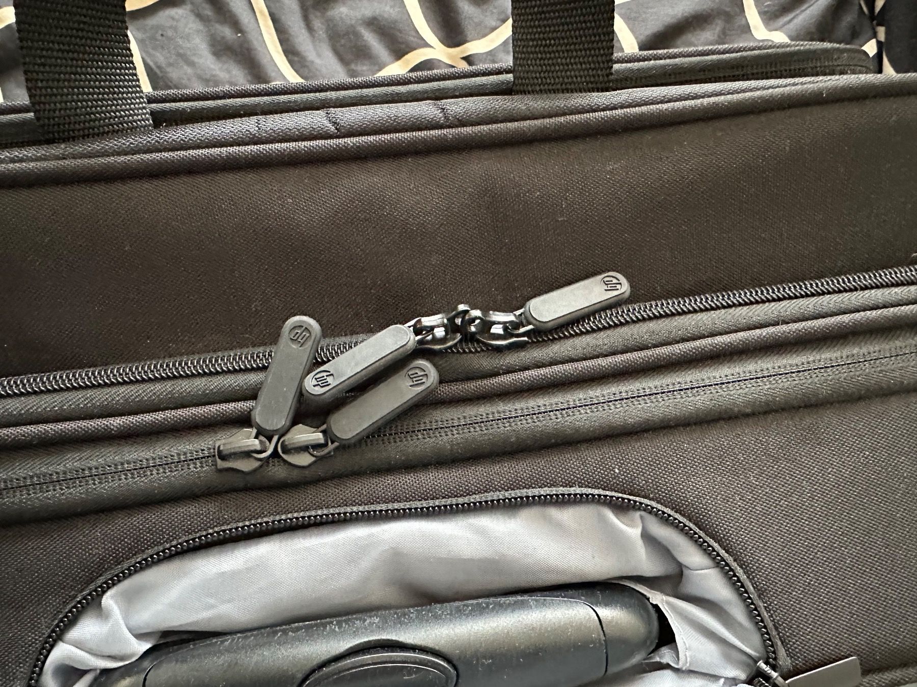 Sonstiges zu Aviatik: HP Laptop Gepäck – Gebraucht aus Zürich von katya_noia 8