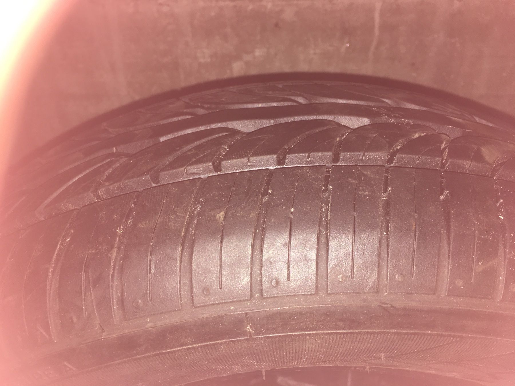 Pneus & Roues: 4 pneus 185/65 R14 – D'occasion à Blignou (Ayent) par DOLORESZ 1