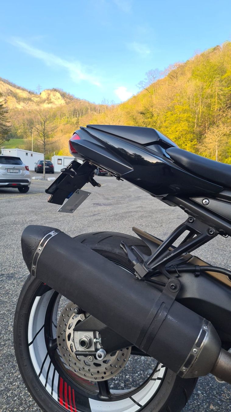 Yamaha Strada: Motorrad Yamaha FZ1-N – Usato da Winden venduto da Lochbihler 8