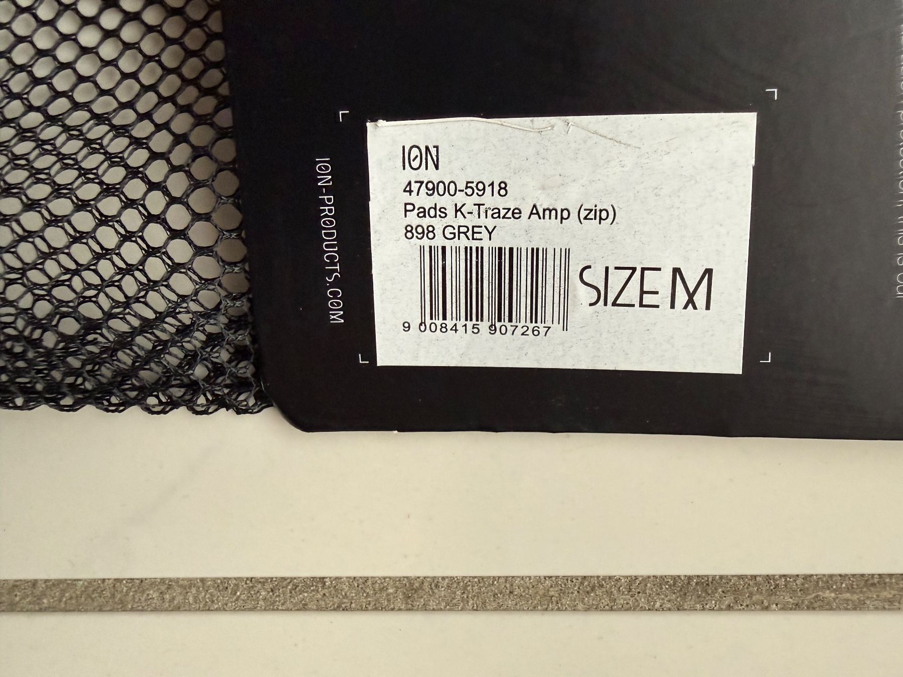 3M Protezioni & Imbottiture: Neue Knieschoner Ion Gr.M – Nuovo e nell'imballaggio originale da Biel-Benken BL venduto da Sahra1 4