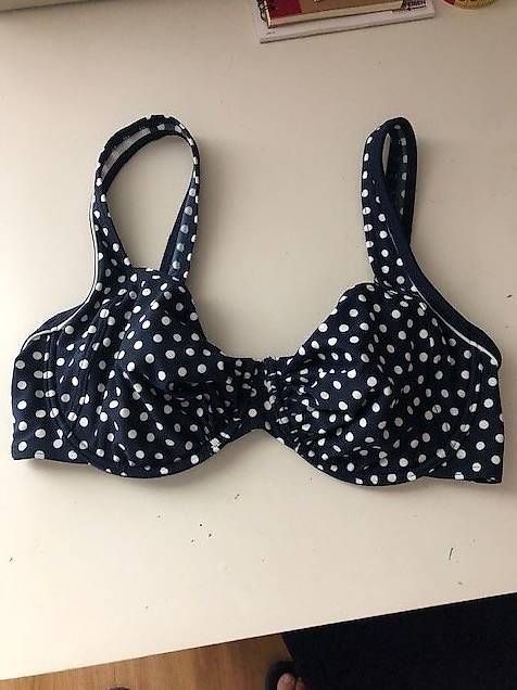 Costumi da bagno & Bikini: Bikini Oberteil Neu – Nuovo (secondo la descrizione) da Kesswil venduto da Sonnenblume0116