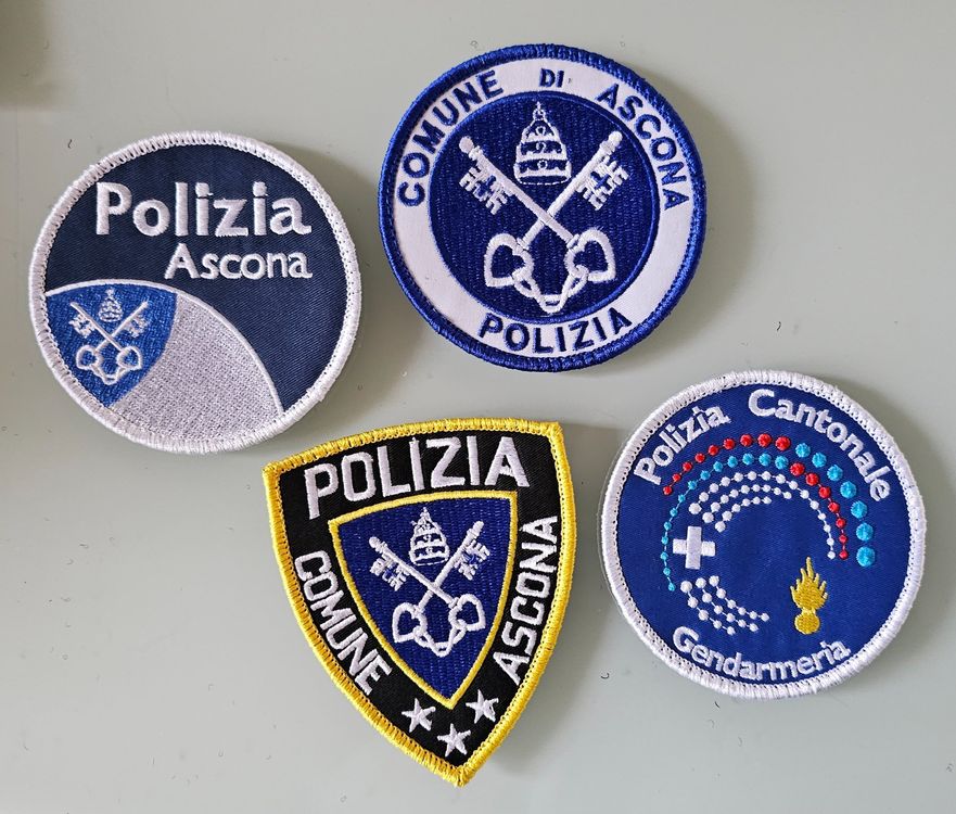 Lot de 4 patch Polizia TI (Gebraucht) in Delémont für CHF 39 – mit ...
