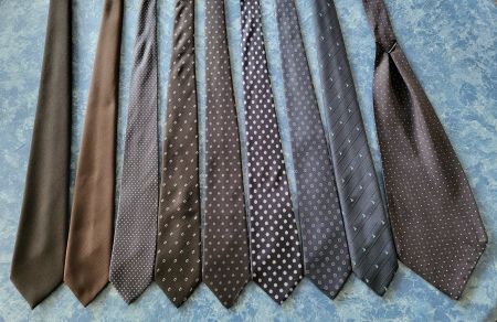 Krawatten diverse Farben und Muster
