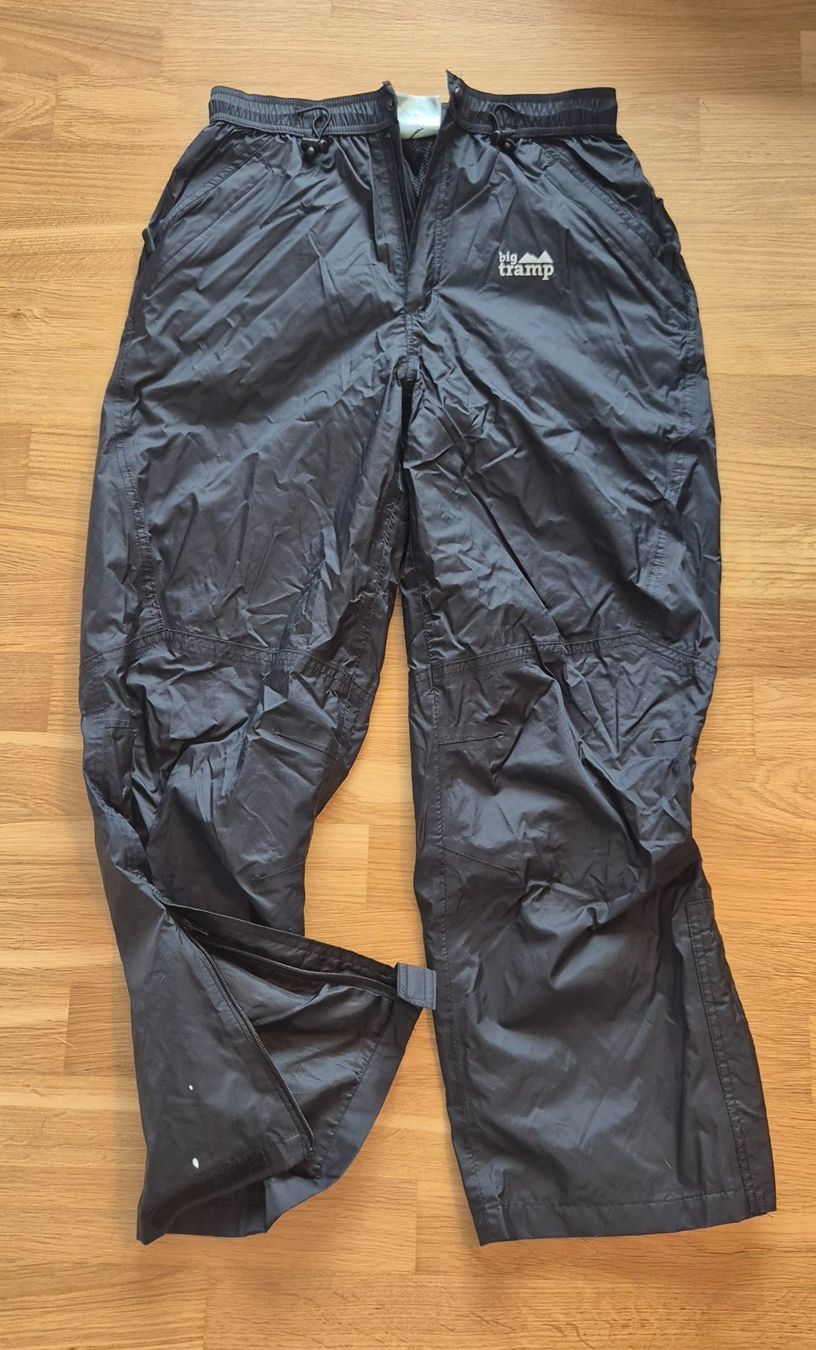 Big Tramp Pantaloni: Big Tramp Regenhose – Usato da Thalwil venduto da Farfalla