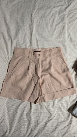mango shorts in M
