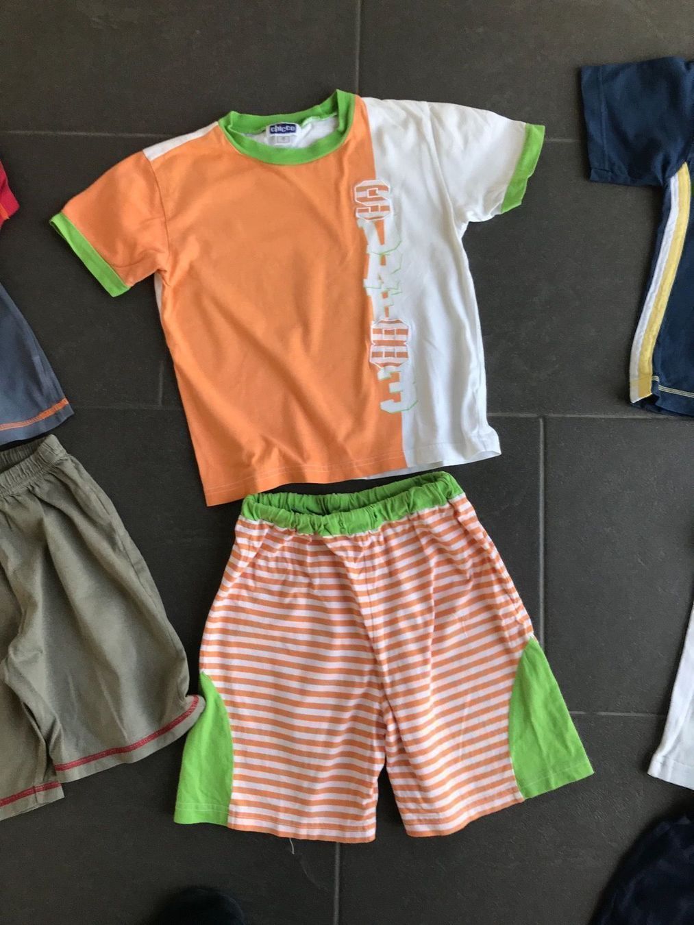 Kleiderpakete & -sets: Kleiderset Jungs Gr. 98 – Gebraucht aus Erlinsbach SO von Elso72 2