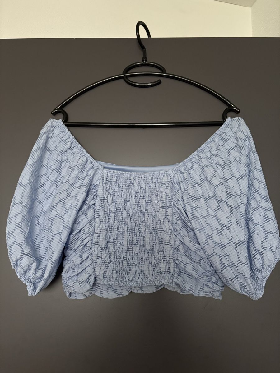 Pull&Bear Tops: hellblaues top – Gebraucht aus Embrach von ale_v5qn 2