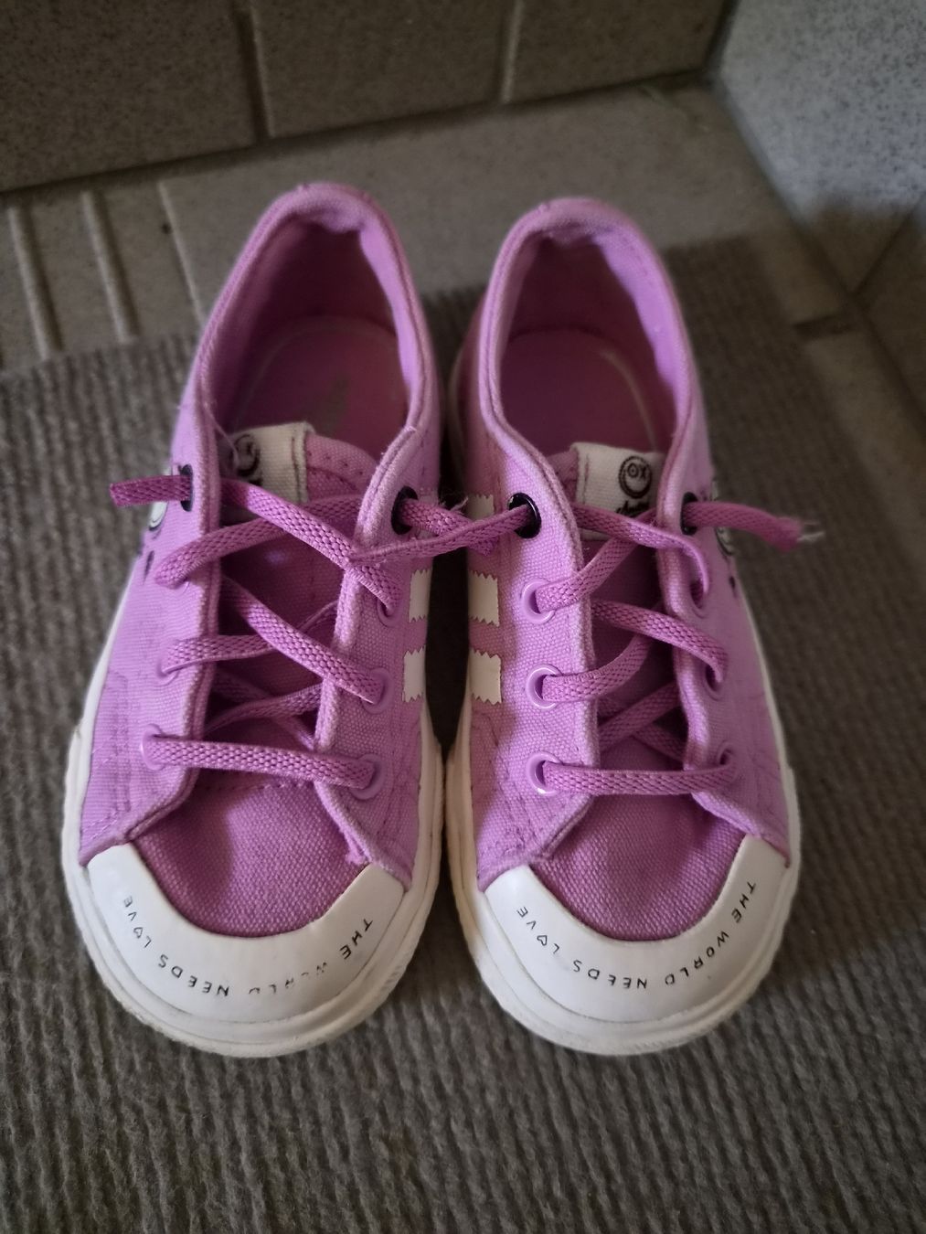 Adidas Scarpe per ragazze: Adidas Collab x Nizza Gr. 23 – Usato da Villars-sur-Glâne venduto da Thalimey 1