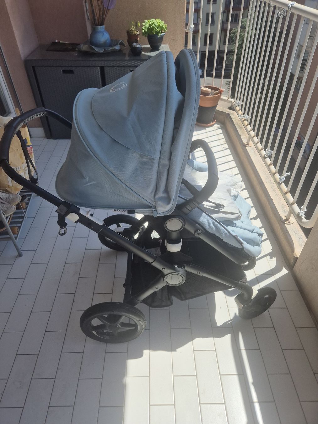 Bugaboo Carrozzine: Poussette Bugaboo bleu ciel + chancelière et housse. – Usato da Birmensdorf ZH venduto da Fredcuttone 1