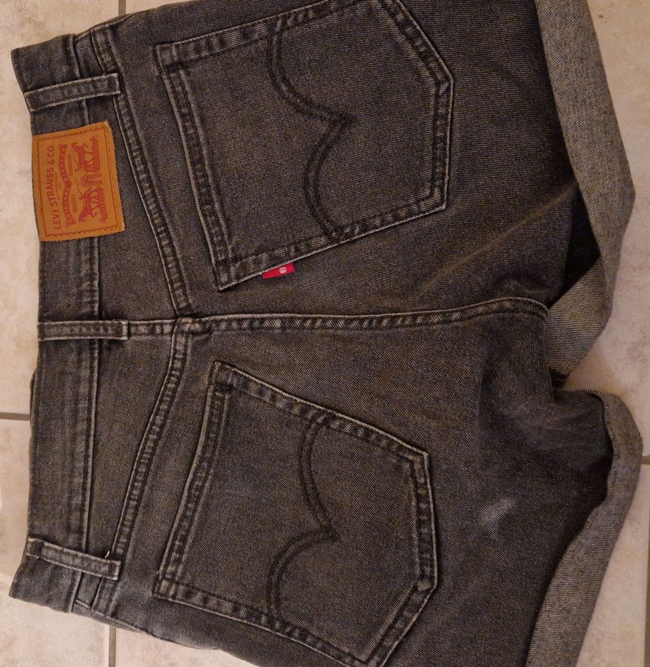 Levi's Jeans: Short Levi's taille haute – Usato da Montana venduto da cla_p9mg