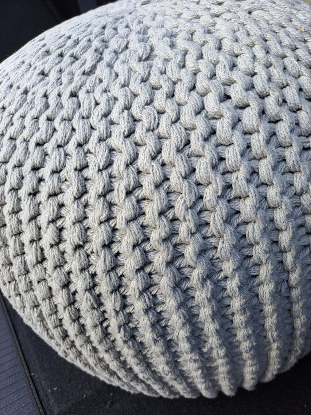 Hocker: Pouf Sitzhocker hellgrau – Gebraucht aus Schmerikon von hil_f99h