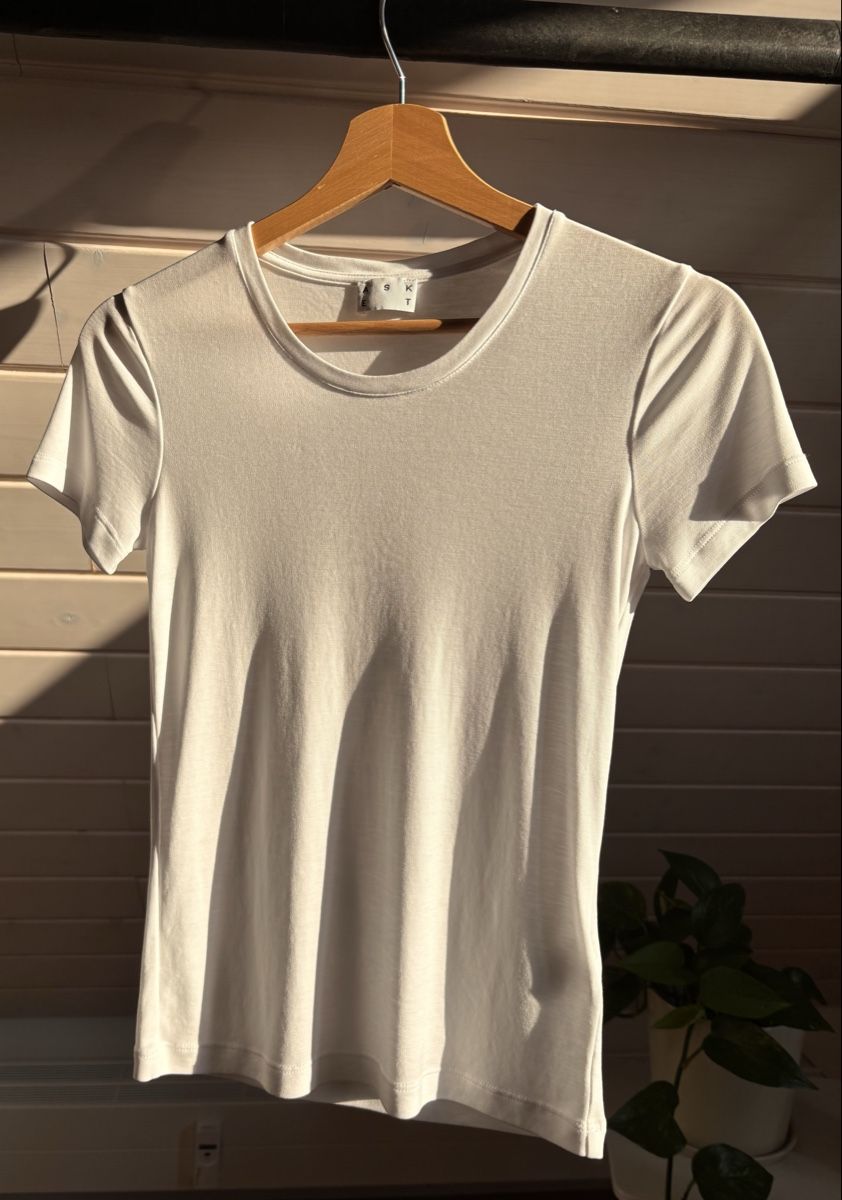 T-shirt: ASKET t-shirt – Nuovo (secondo la descrizione) da Kilchberg ZH venduto da ben_pc68 6