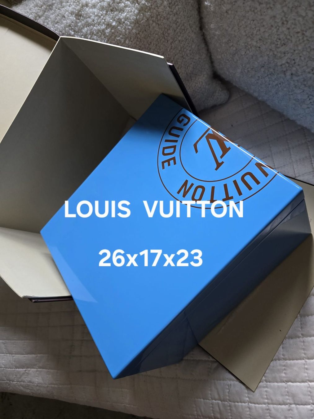 Autres décorations & accessoires: LOUIS VUITTON – D'occasion à LAMONE par man_fdm5