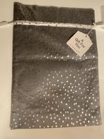 Geschenkbeutel Stoff grau-silber Punkte Ca. 46-32
