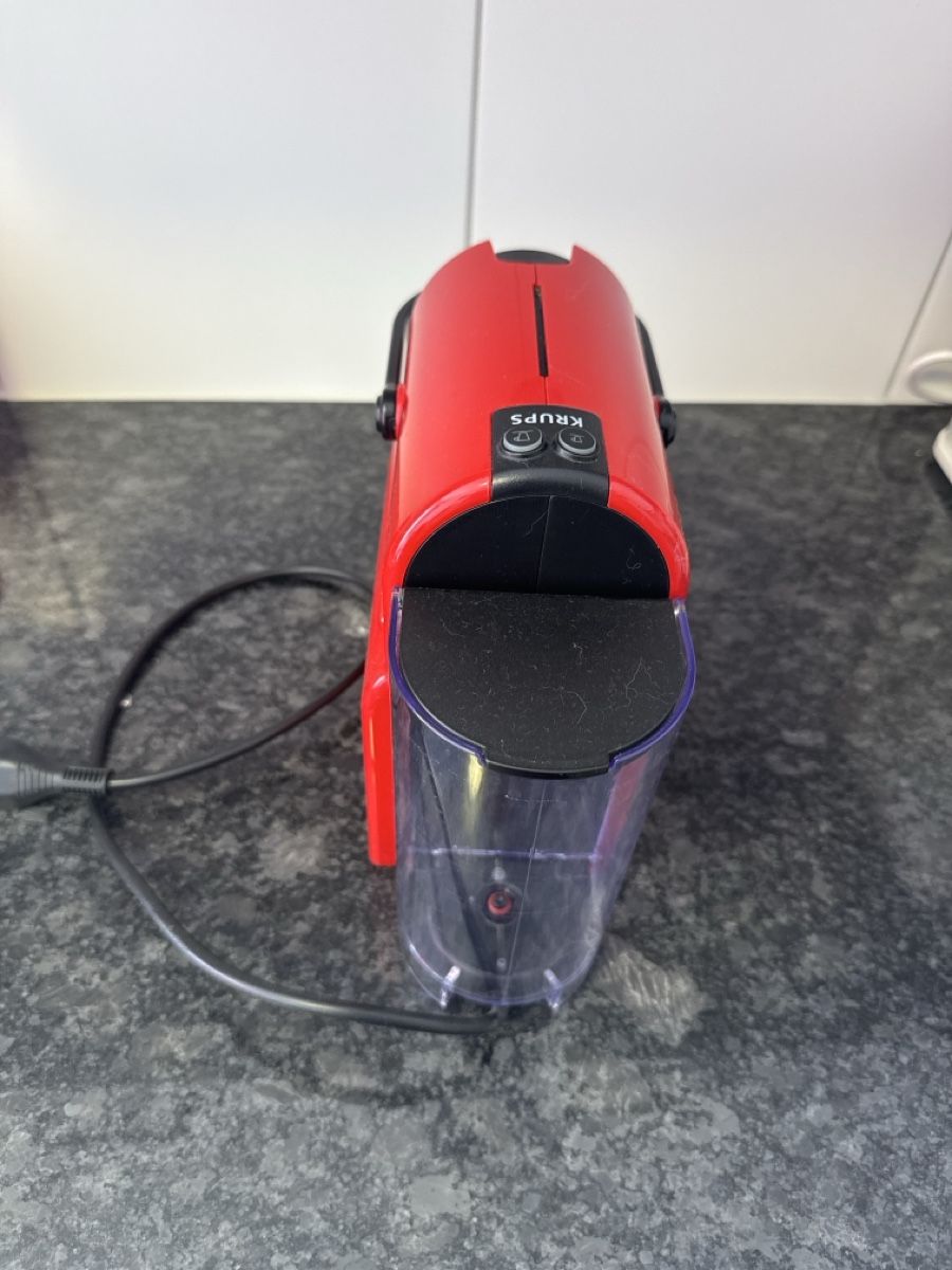 Nespresso Kaffeemaschinen & Espressomaschinen: Nespresso Krups Rot – Gebraucht aus Zürich von pie_6ccs 2
