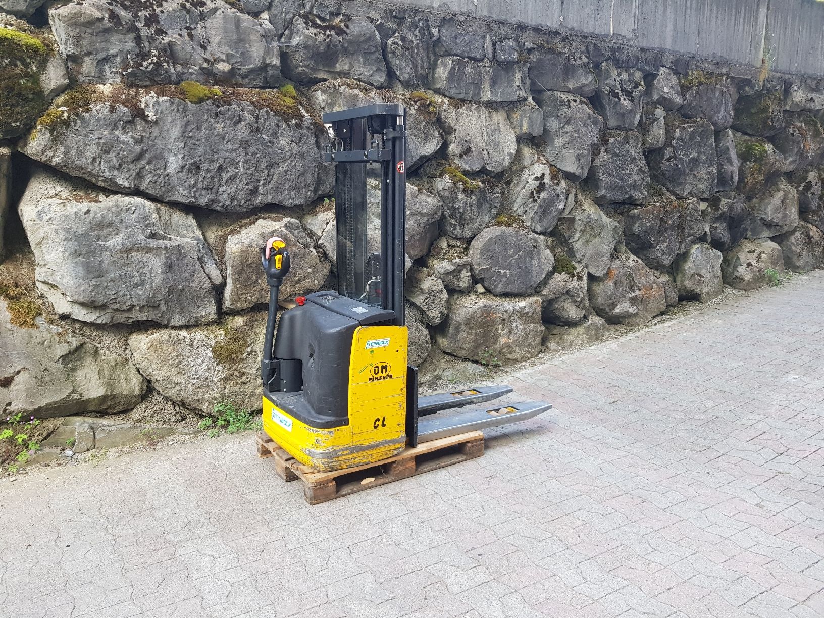 Carrelli elevatori e a forche: Stapler OM Ameise Deichselstapler Hochhubwagen – Difettoso da Brunnadern venduto da p..... 5