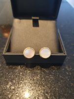 Rhomberg Ohrstecker Silber gelb vergoldet Perlmutt weiss Ø10
