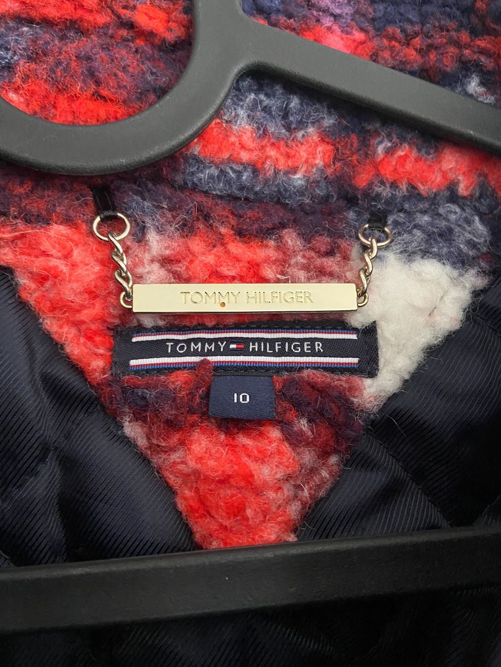Tommy Hilfiger Jacken: Tommy Hilfiger Winterjacke – Neu (gemäss Beschreibung) aus Büsserach von vimeco.43 2