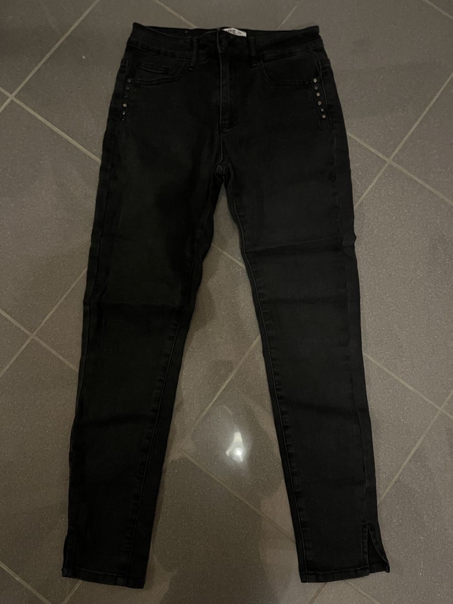 Jeans: Jeans straight mit Schlitzen Chicoree 36 neu – Neu (gemäss Beschreibung) aus Birrwil von vanyboo