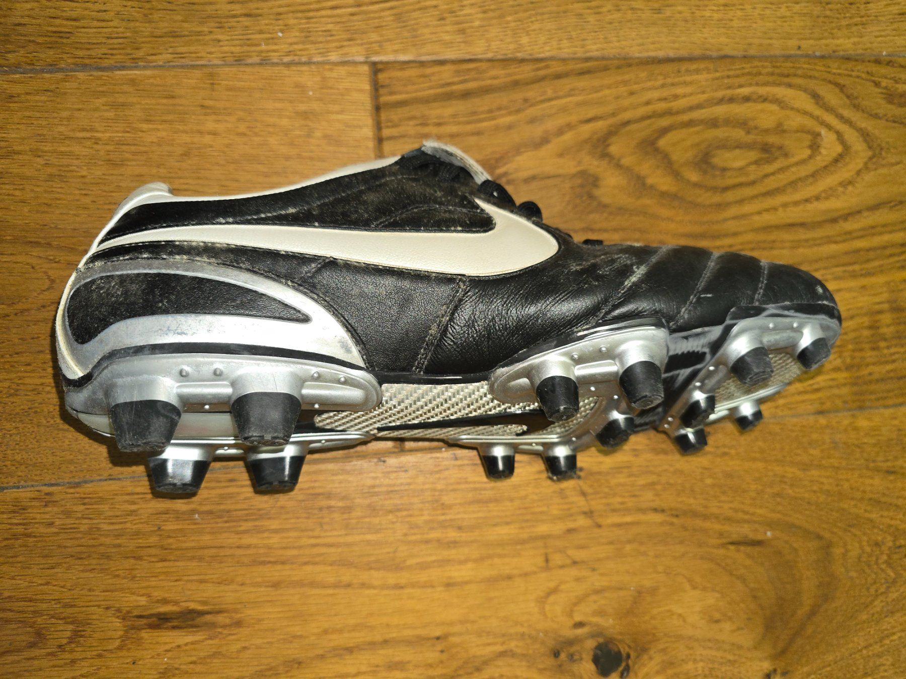 Nike Scarpe da uomo: Nike Leder Fussballschuhe – Usato da Bronschhofen venduto da dvnb 3