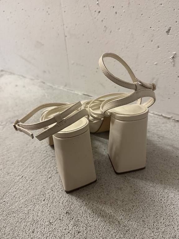 Scarpe da donna: High Heels, Gr. 36 weiss – Usato da Uster venduto da cynale 1