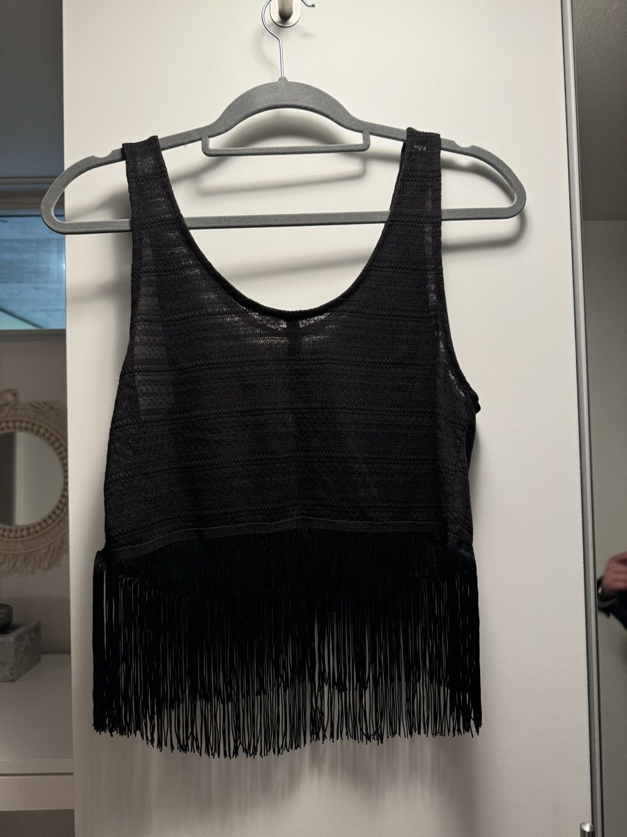 H&M Top: Divided Schwarzes Top mit Fransen Gr. S – Nuovo (secondo la descrizione) da Baden venduto da CompraCaro 2