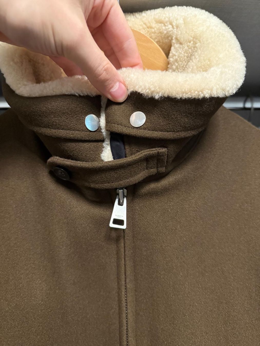 Sandro Giacche: Sandro Aviator Jacket Vest Shearling Wool and Cashmere SizeM – Nuovo e nell'imballaggio originale da Mont-sur-Lausanne venduto da jolieresale 4