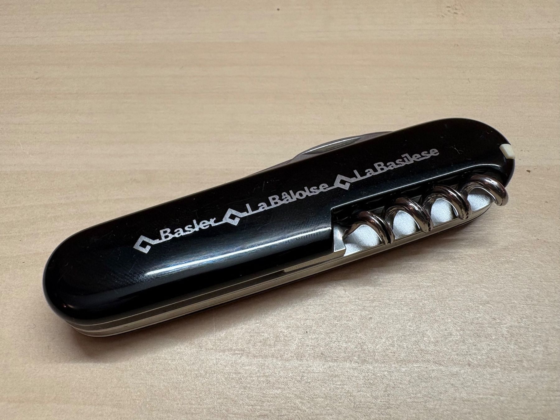 Victorinox Coltelli tascabile: Victorinox schwarz Basler Versicherung – Usato da Rümligen venduto da Sibill 1