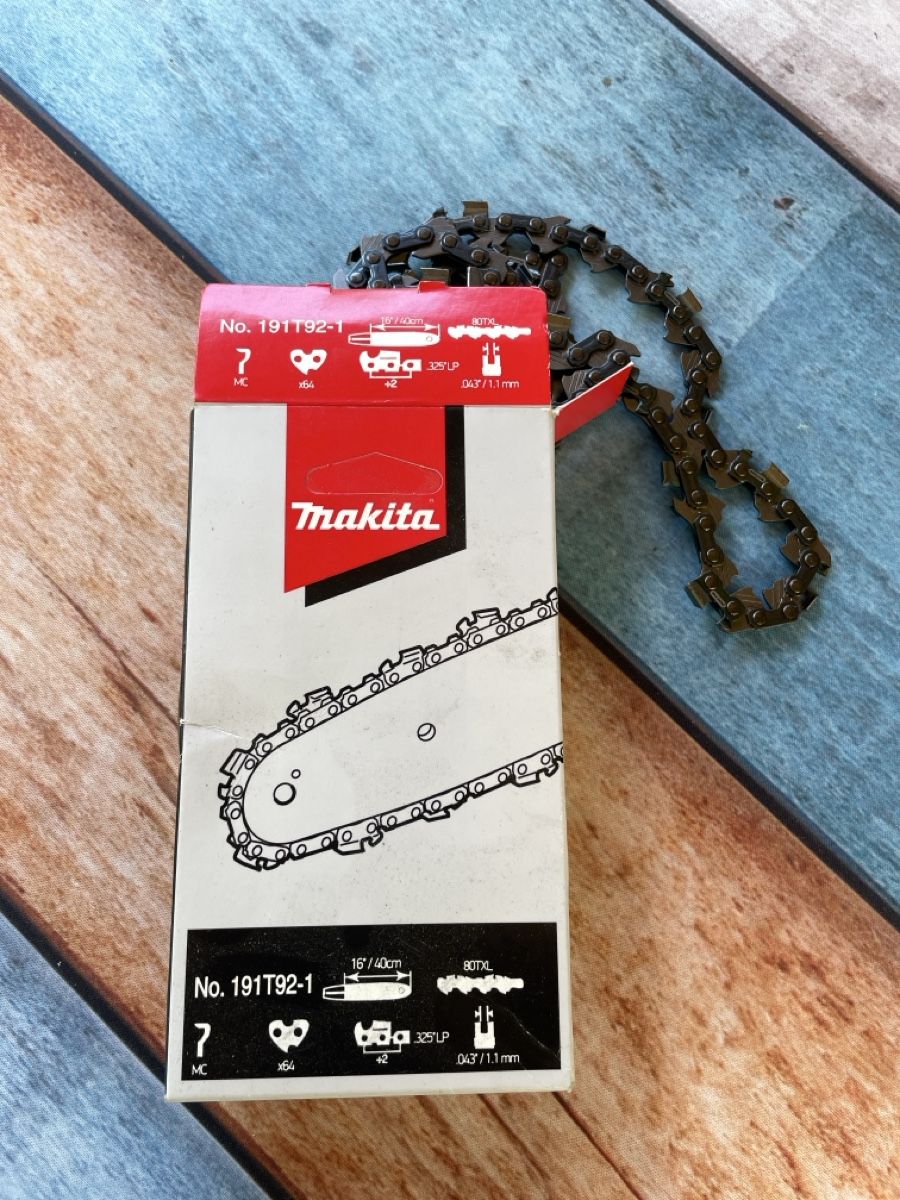 Makita Tutti gli attrezzi: Plateau et chaîne tronçonneuse – Nuovo e nell'imballaggio originale da La Tour / VS venduto da patoye 1