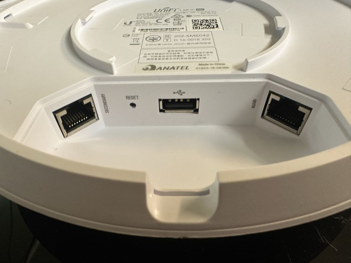 Ubiquiti WiFi: UniFi AP AC PRO 4 Stk. – Usato da Luzern venduto da FrankGroebel 1