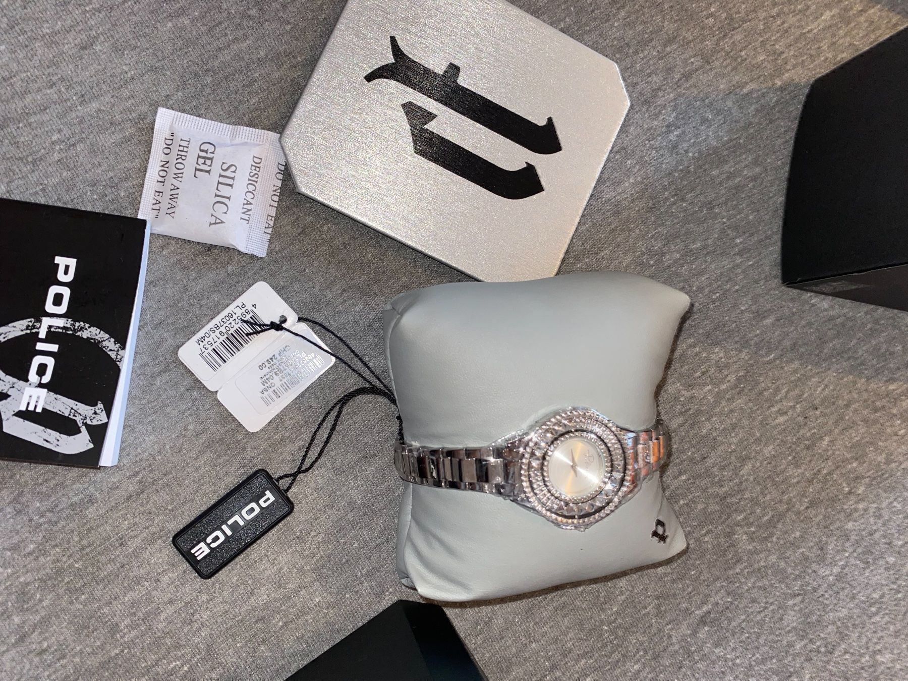 Uhren: Police Damenuhr neu – Neu und originalverpackt aus Wetzikon ZH von ruby.brukx 1