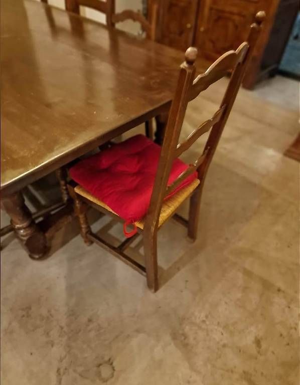 Set di tavolo e panche: Table en bois massif – Usato da commugny venduto da Faye03 2