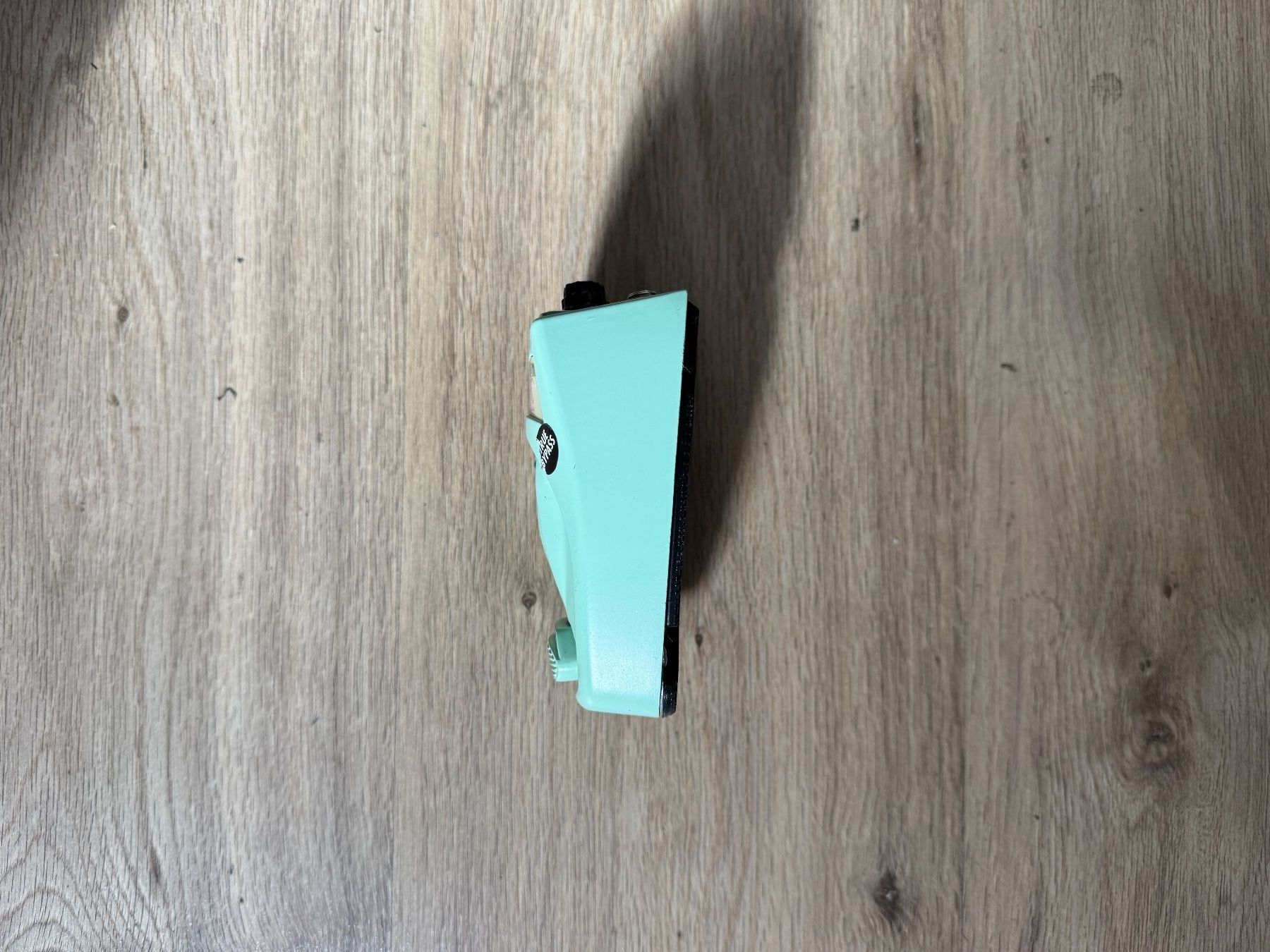 Danelectro Strumenti musicali: Danelectro Cool Cat Vibe Pedal – Usato da Bern venduto da A.W.S.R 4