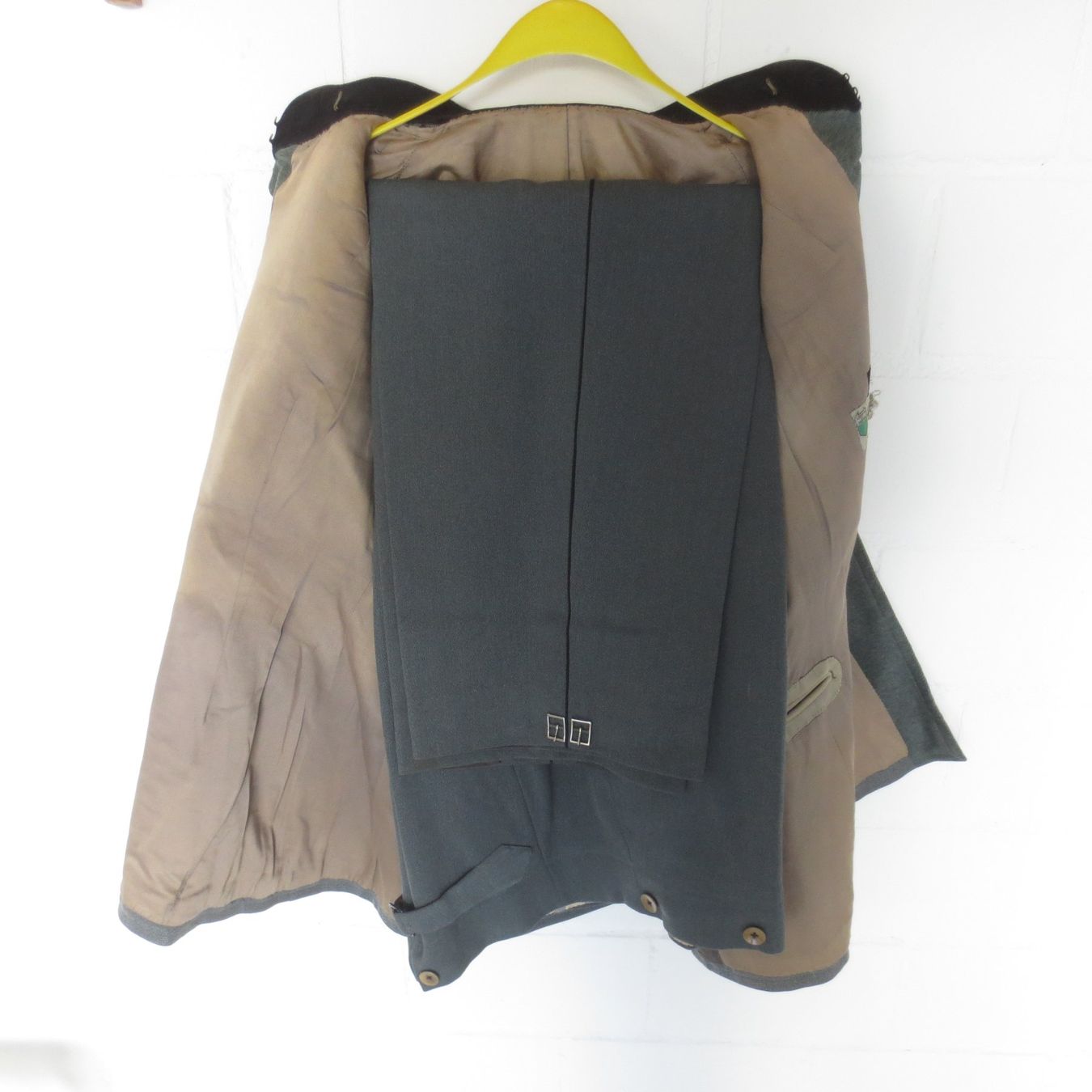 Armée suisse Uniformes: Uniform Armee Schweiz mit Hose – D'occasion à Utzenstorf par 3427 1