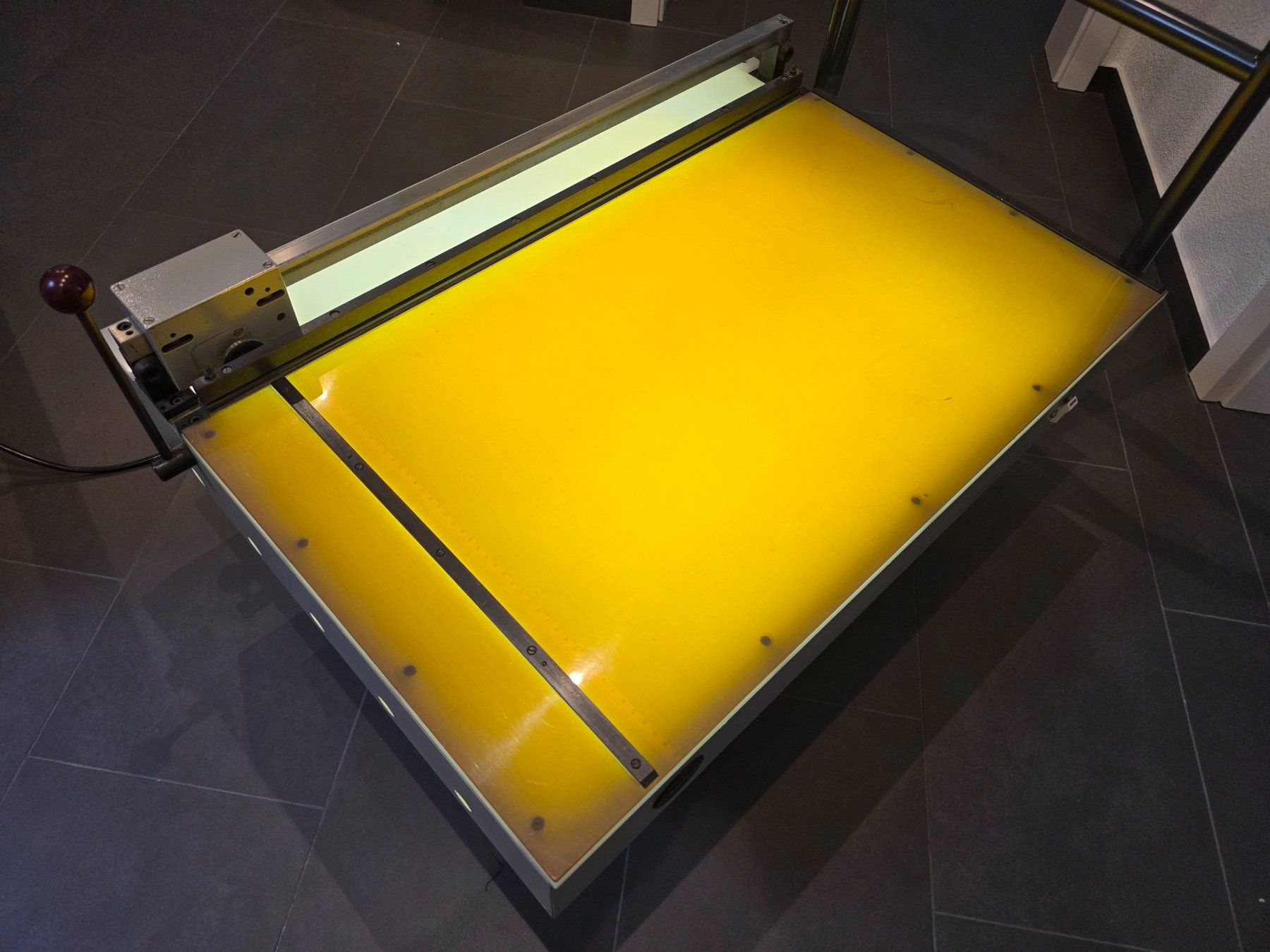 Tutte le macchine: Bacher Form-Control 1620 Filmschneidetisch Rollenschneider – Usato da Safenwil venduto da gudda 6