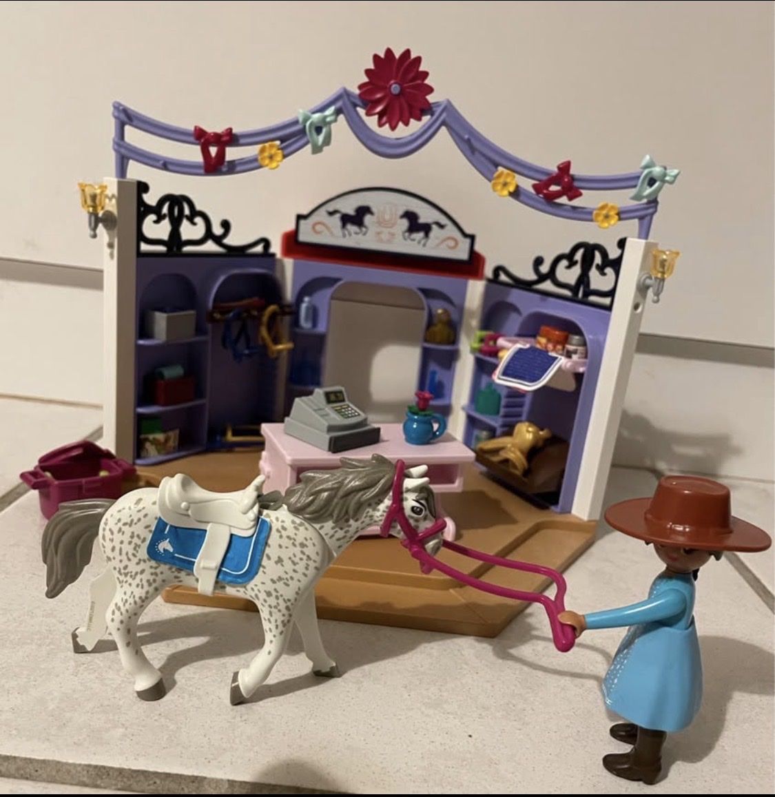 Playmobil Giocattoli: Playmobil Boutique d’équitation – Usato da Seiry venduto da Loli28 1