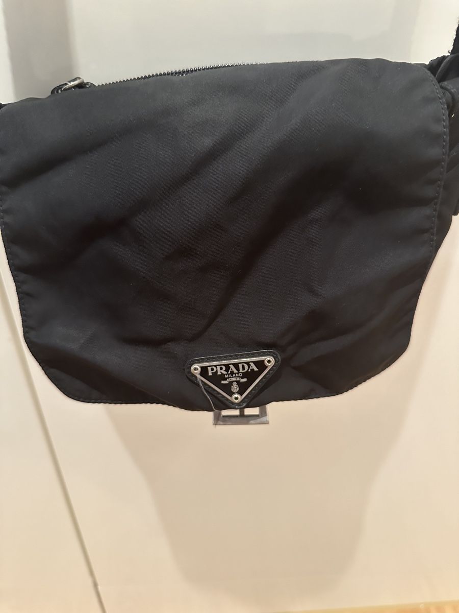 Prada Borse: Vintage Prada Umhängetasche - Ein echter Hingucker! – Usato da Bern venduto da pablito01 1